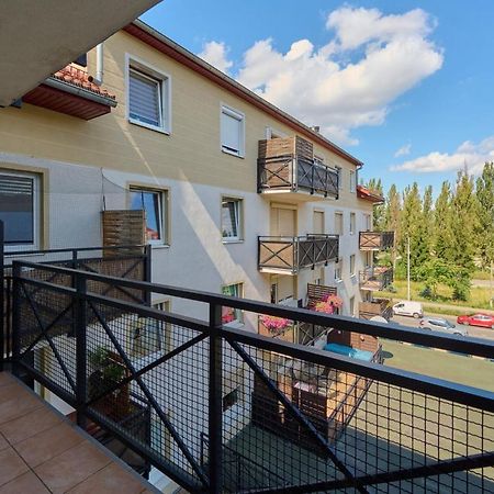 Peaceful Wroclaw Apartment For 4 Guests With Balcony By Noclegi Renters Zewnętrze zdjęcie